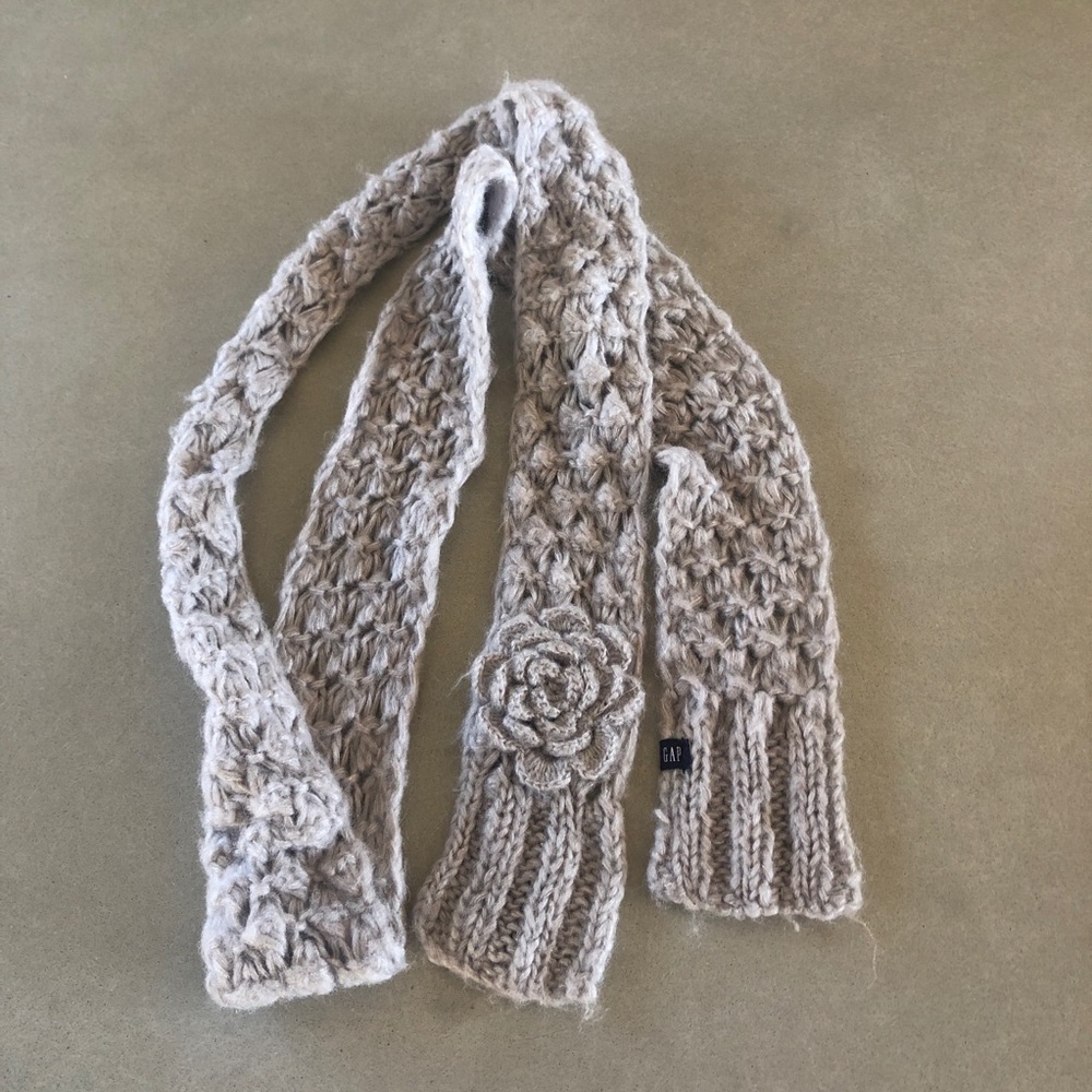 GAP Grey Slim Scarf